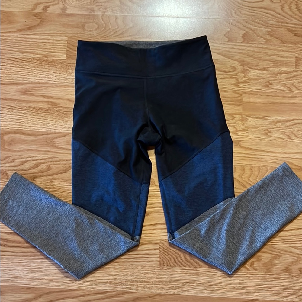 Outdoor Voices Black and Gray Leggings
